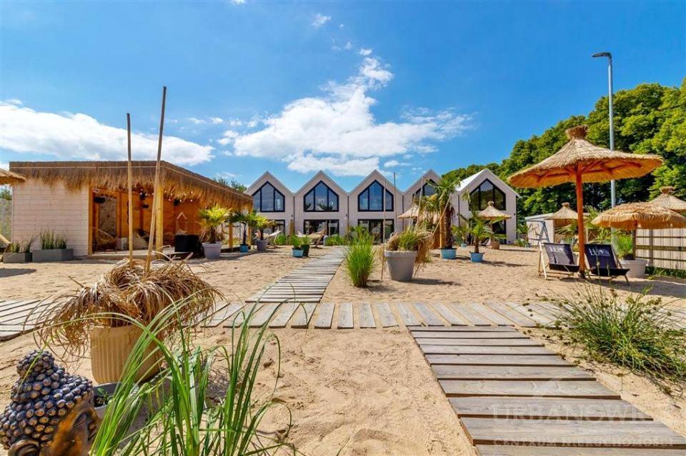 Lulu Holiday Resort Domki Z Podgrzewanym Basenem Mielno  Eksteriør billede
