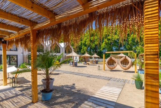 Lulu Holiday Resort Domki Z Podgrzewanym Basenem Mielno  Eksteriør billede